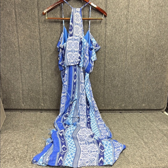 City Triangles Blue and White Halter Maxi Dress - Picture 3 of 4